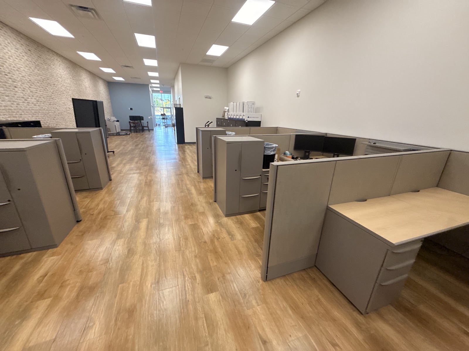 beacon-office-suite-workstations-01
