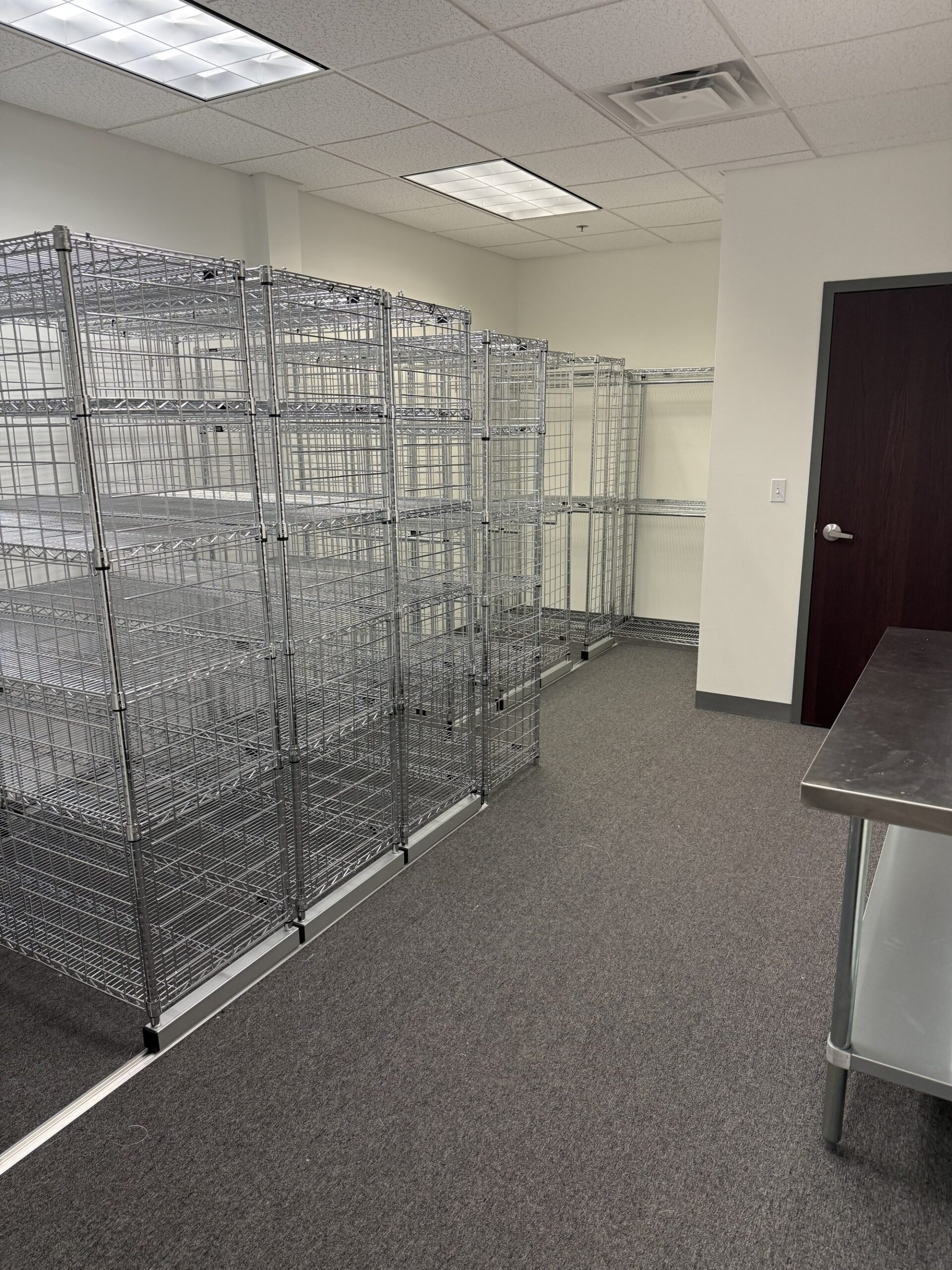 wilmington-room-worktable